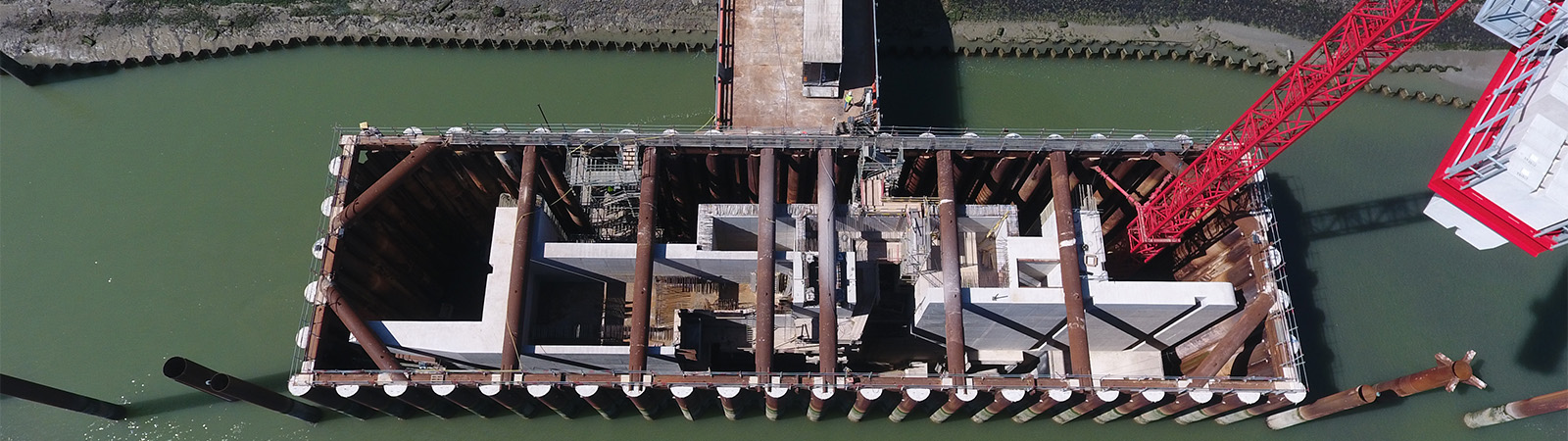 Storm surge barrier