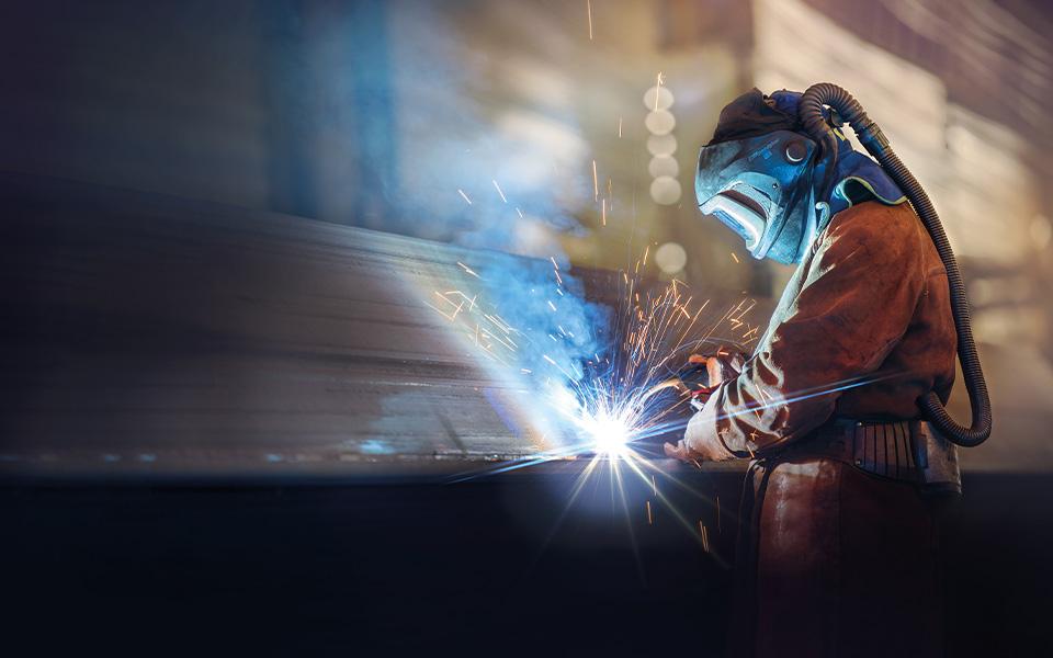 SmartSheetPiles_Welder_HD_© ArcelorMittal_Sticker
